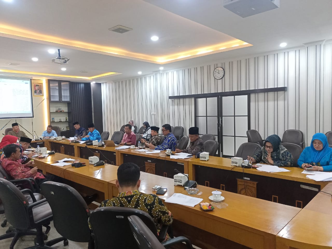 KODE ETIK DEWAN PERWAKILAN RAKYAT DAERAH & TATA BERACARA  PELAKSANAAN TUGAS DAN WEWENANG BADAN KEHORMATAN DEWAN PERWAKILAN RAKYAT DAERAH