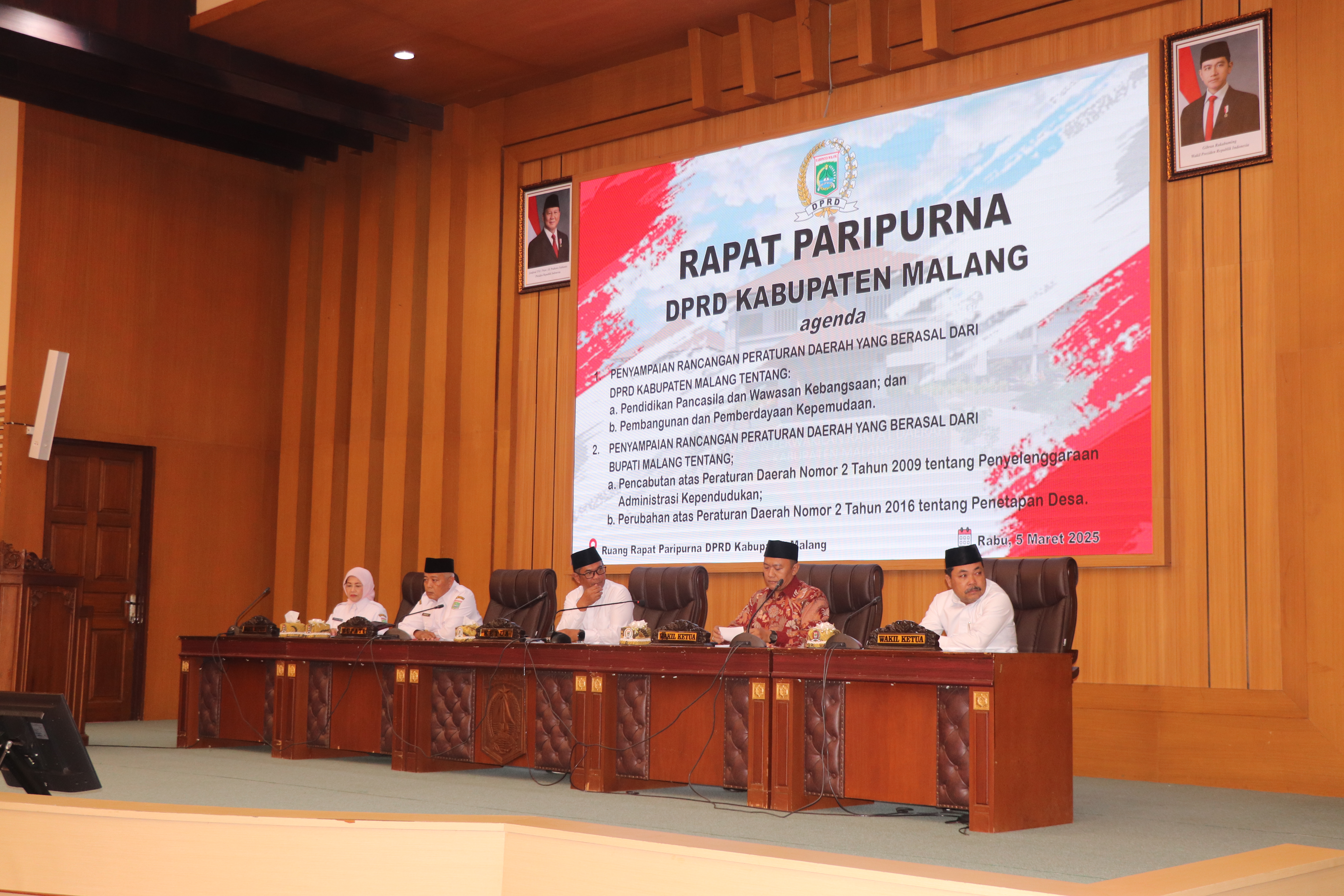 Rapat Paripurna Penyampaian Rancangan Peraturan Daerah dari DPRD dan Bupati Malang